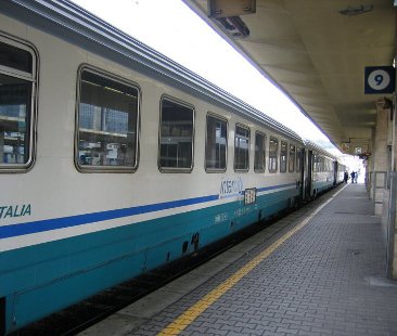 Biglietto treno per il sud, scontro tra Trenitalia e Codacons Biglietto treno per il sud, scontro tra Trenitalia e Codacons
