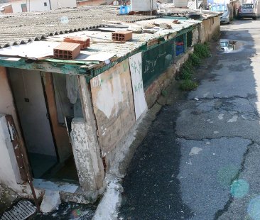 Messina – 2.000 famiglie vivono ancora nelle baracche Messina – 2.000 famiglie vivono ancora nelle baracche