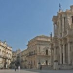 Il traffico veicolare invade Ortigia