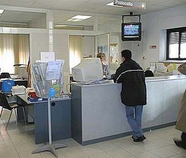 Sportelli multifunzionali: in 1.800 al Ciapi per sei mesi prorogabili Sportelli multifunzionali: in 1.800 al Ciapi per sei mesi prorogabili