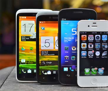 Agcom: la chat batte gli sms cambia il modo di messaggiare Agcom: la chat batte gli sms cambia il modo di messaggiare