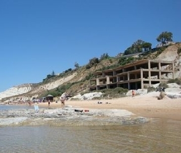 Agrigento – Case abusive, un elenco infinito