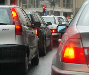 Comuni grigi tra asfalto e smog Comuni grigi tra asfalto e smog