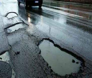Responsabilità del Comune per i danni provocati da buche Responsabilità del Comune per i danni provocati da buche