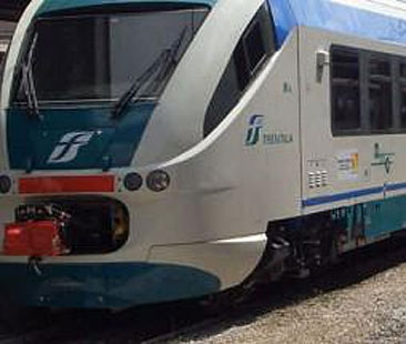 È gelo per i trasporti ferroviari. Dodici gli intercity a rischio È gelo per i trasporti ferroviari. Dodici gli intercity a rischio