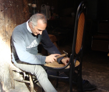 Le botteghe artigiane del centro storico muoiono inghiottite da tasse, crisi e Gdo