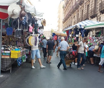 Catania – Troppe ombre sulla storica Fiera, regno di stalli abusivi e illegalità