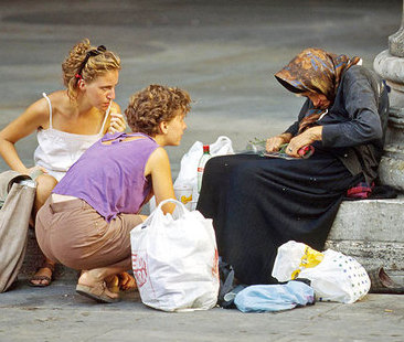 Raddoppiano i poveri, sparisce il posto fisso Raddoppiano i poveri, sparisce il posto fisso