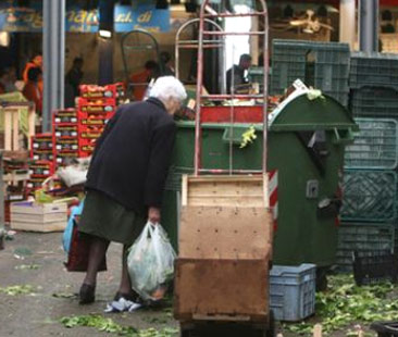Social card estesa fino al 2015 solo per le regioni meridionali Social card estesa fino al 2015 solo per le regioni meridionali