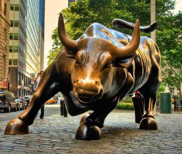 Lo scultore del toro di Wall Street chiude il contenzioso con il fisco