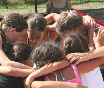 Arriva la mazzata per le onlus. Addio alle agevolazioni fiscali Arriva la mazzata per le onlus. Addio alle agevolazioni fiscali