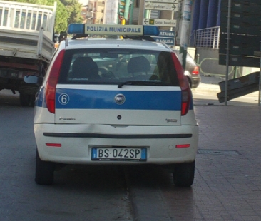 Traffico impazzito a Gela: i cittadini senza regole e i cattivi esempi della Polizia municipale