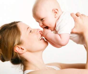 Neo mamme? Niente panico. Ecco le linee guida dell’Oms Neo mamme? Niente panico. Ecco le linee guida dell’Oms