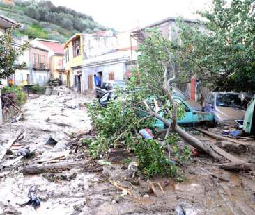 Rischi idrogeologici, spesi 3 € su 10 Rischi idrogeologici, spesi 3 € su 10