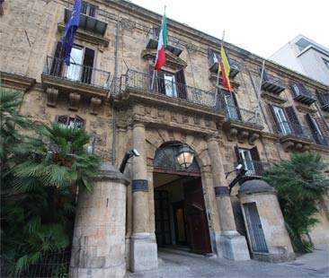 Regione siciliana, pensionati a libro-paga Regione siciliana, pensionati a libro-paga