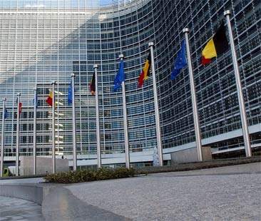 Ue, spesa bloccata e Pil a picco