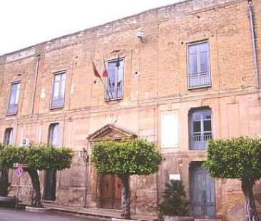 Trapani – Ufficio comunicazione di Castelvetrano fuorilegge