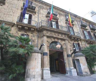 Regionali, rinunciate ai privilegi Regionali, rinunciate ai privilegi