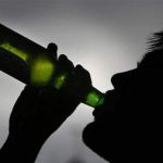 Sbronze tutte d’un fiato, moda su Facebook. Ma in Sicilia si continua a bere molto poco