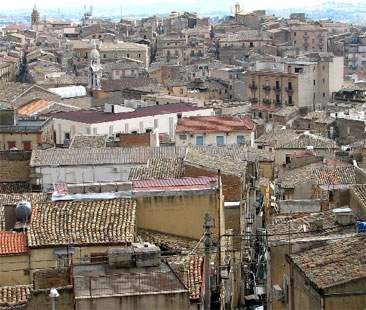 Caltanissetta – Regolarizzare la Strada ‘a foglia