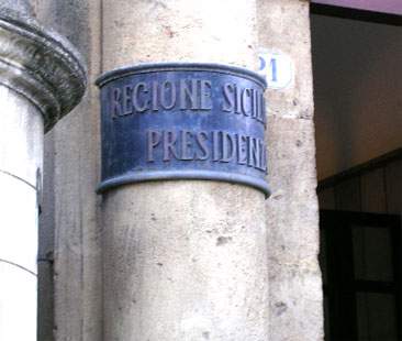 Crocetta, nuova promessa abbassare Irap e Irpef Crocetta, nuova promessa abbassare Irap e Irpef