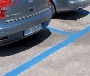 Strisce blu e multe per biglietto scaduto: Comuni devono risarcire