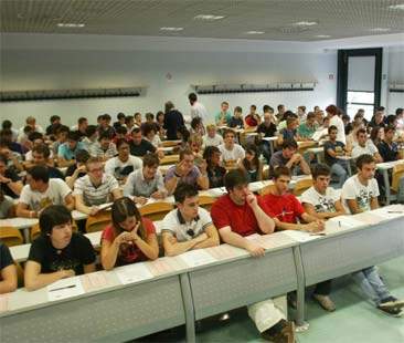 Il ministro Giannini a Catania, priorità all’edilizia scolastica e all’eccellenza