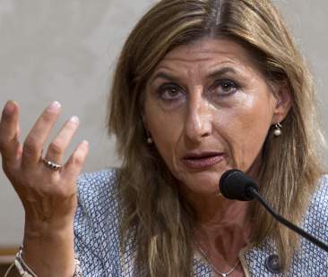 Europee, il sindaco di Lampedusa rinuncia alla candidatura con il Pd Europee, il sindaco di Lampedusa rinuncia alla candidatura con il Pd