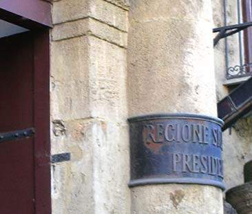 Lo scandalo del precario regionale: latitante percepiva sussidio e rapinava banche Lo scandalo del precario regionale: latitante percepiva sussidio e rapinava banche