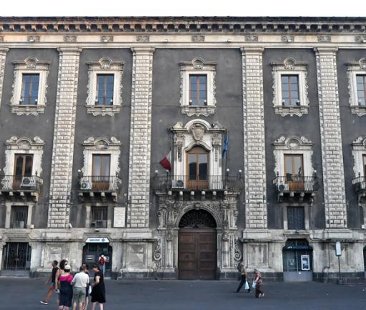 Catania – Comune: a maggio il Preventivo. I debiti ammontano a 250 mln di euro Catania – Comune: a maggio il Preventivo. I debiti ammontano a 250 mln di euro