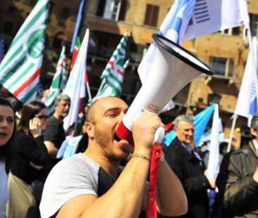 Formazione, lavoratori in piazza la vigilia dell’1 maggio