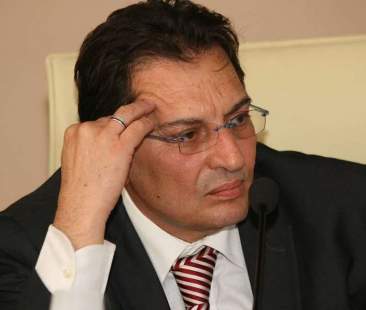 Crocetta sul Muos: “Mi hanno lasciato solo”. Gli attivisti: “Servo”