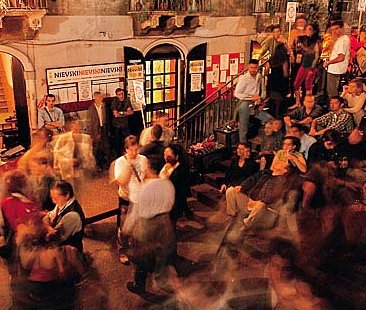 Catania – La “movida” da disciplinare e i parcheggi avvolti nel caos