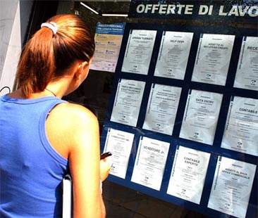 Lavoro: Sicilia più povera dei poveri