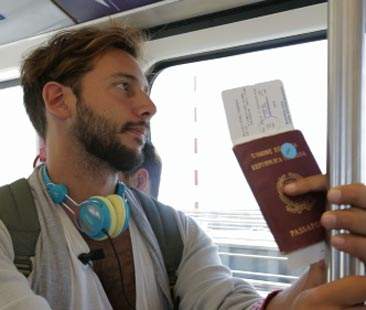 La grande fuga, in 100 mila via dall’Italia