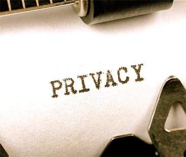 Come tutelarsi nell’era dei Social. Consigli del Garante ai navigatori Come tutelarsi nell’era dei Social. Consigli del Garante ai navigatori