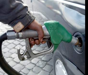Risparmiare sulla benzina? Si può con la guida ecocompatibile