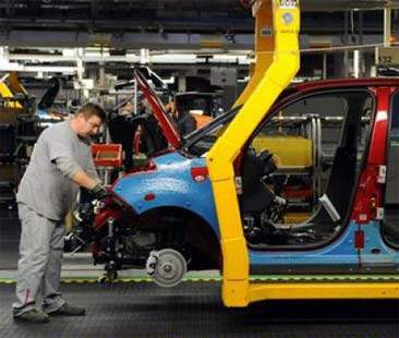 Industria: Mezzogiorno a -8,3%, occupazione giù del 7,7% Industria: Mezzogiorno a -8,3%, occupazione giù del 7,7%