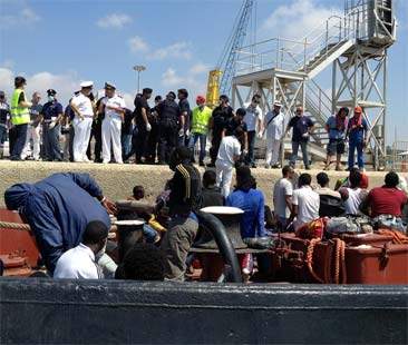 Emergenza immigrazione, Alfano in visita a Pozzallo