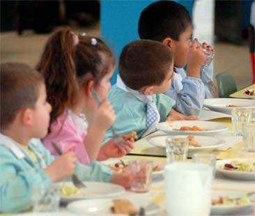 Refezione scolastica, internet, cultura. Anche l’educazione è povera in Sicilia Refezione scolastica, internet, cultura. Anche l’educazione è povera in Sicilia