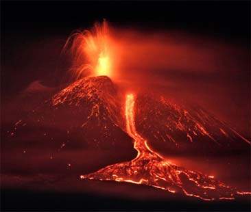 Etna, finiti i fondi per il monitoraggio