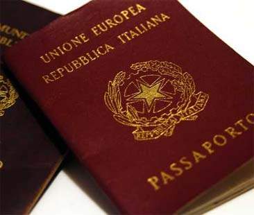 Passaporto: abolita la tassa ma aumentati i costi del rilascio