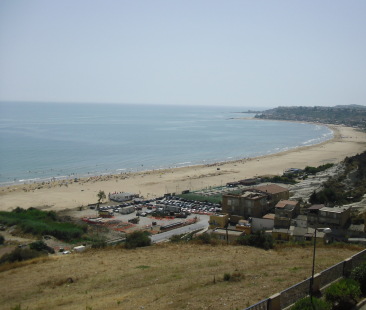Agrigento – Scontro sulla qualità del mare di Porto Empedocle