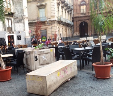 Catania – Movida in centro storico, il regno del caos e delle regole disattese