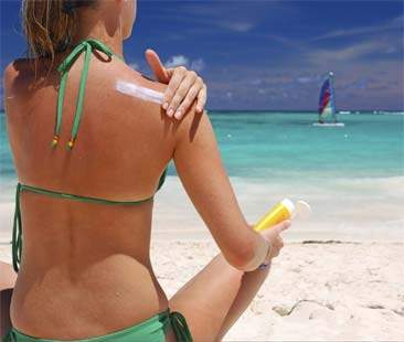 Cibi “abbronzanti”: in testa frutta rosso-arancio e verdura