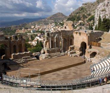 Messina – Zero stipendi e tagli ai contributi: per Taormina Arte è ancora crisi