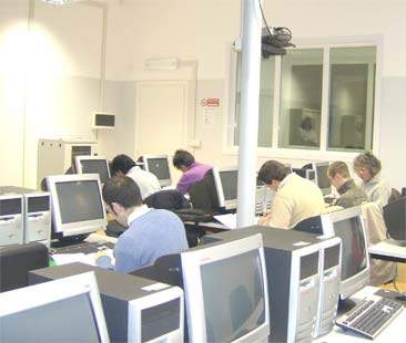 8.093 formatori inutili per il lavoro