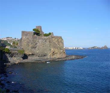 Catania – Fogne sovraccariche e obsolete così muoiono il mare e il turismo