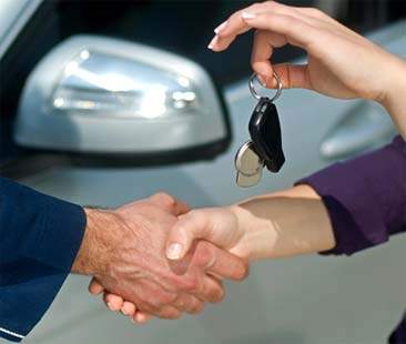 Noleggio auto, occhio alle trappole nei contratti e per l’assicurazione