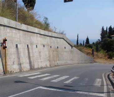 Messina – Taormina, Via Crocifisso, l’attesa prosegue e i costi crescono